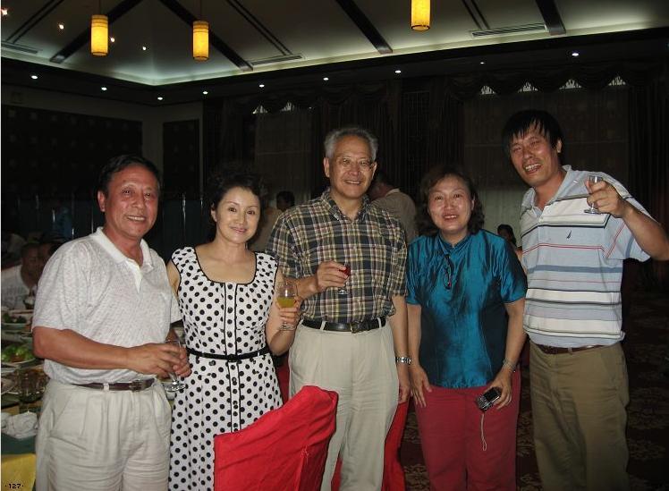 127-128.jpg - July 13-22, 2008  中國農科院飼料所參訪後新疆行(中國大陸，新疆) 布爾津/奎屯 [Visit Feed Research Institute, The Chinese Academy of Agricultural Sciences, Xinjiang, China]-91